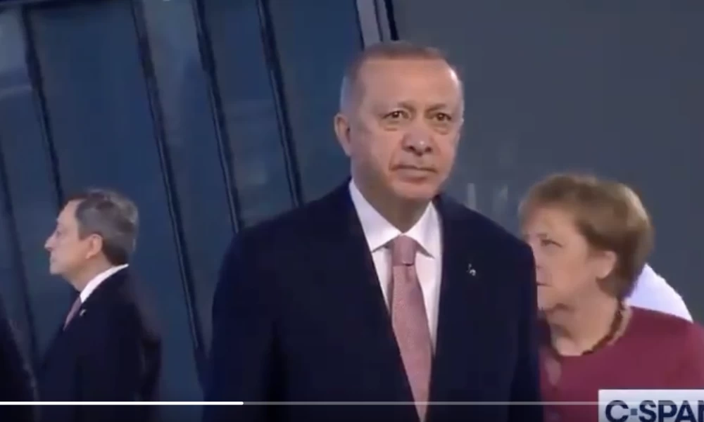 Με χρονοκαθυστέρηση λειτουργεί ο Ερντογάν - Διασυρμός στο ΝΑΤΟ